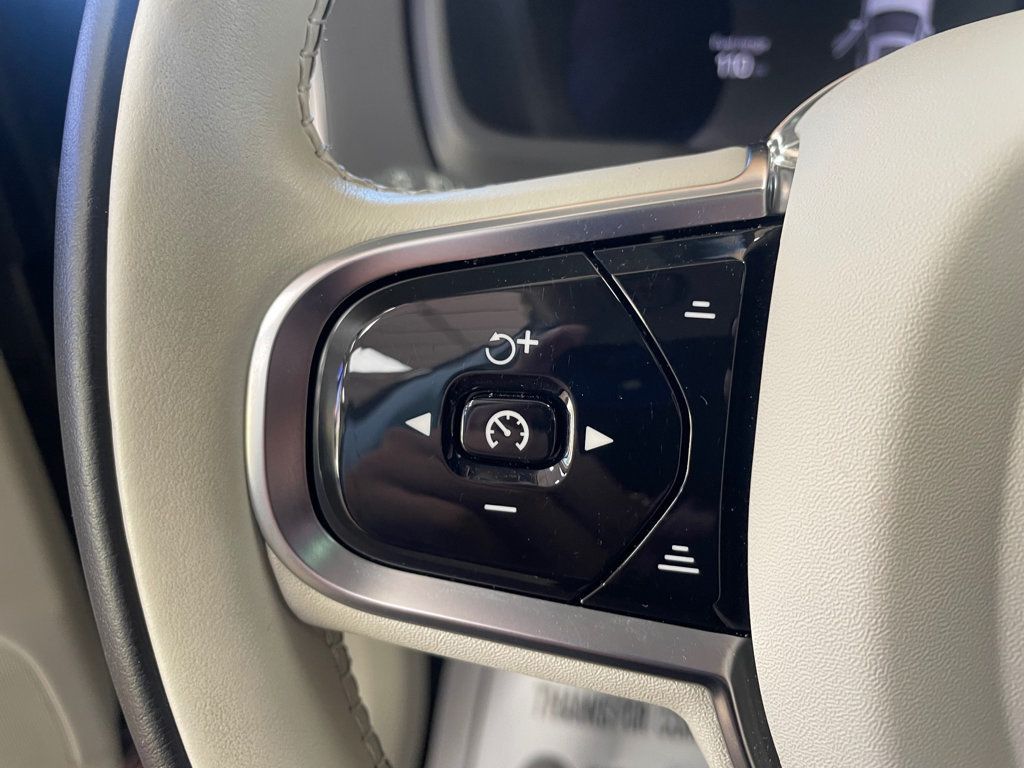 2025 Volvo XC90 Plug-In Hybrid T8 AWD Ultra 7-Seater - 23092993 - 25