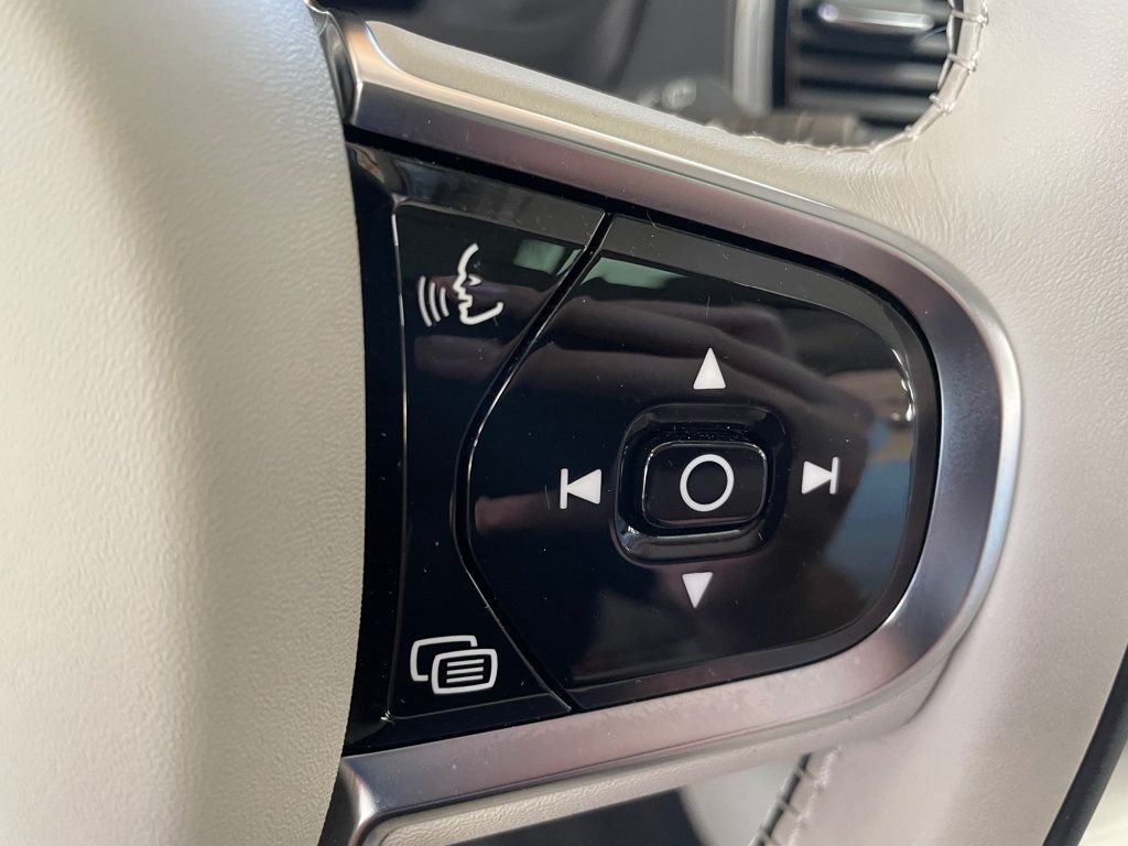 2025 Volvo XC90 Plug-In Hybrid T8 AWD Ultra 7-Seater - 23092993 - 26