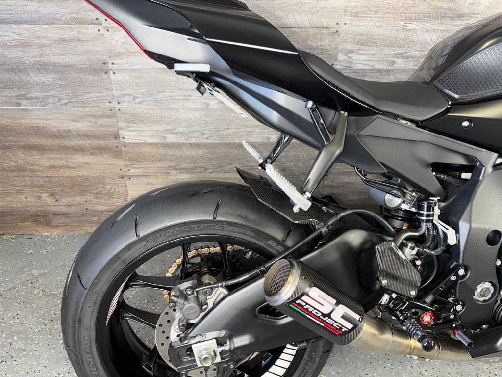 2025 Yamaha YZF-R1 Custom! - 23051203 - 9