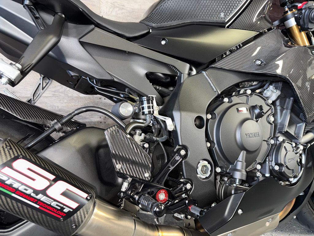 2025 Yamaha YZF-R1 Custom! - 23051203 - 10