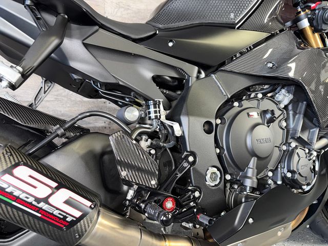2025 Yamaha YZF-R1 Custom! - 23051203 - 10