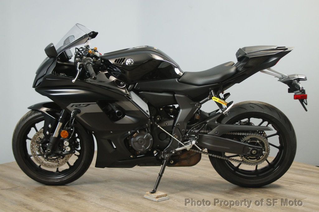 2025 Yamaha YZF-R7 1 Owner, 1810 Miles - 22982489 - 2