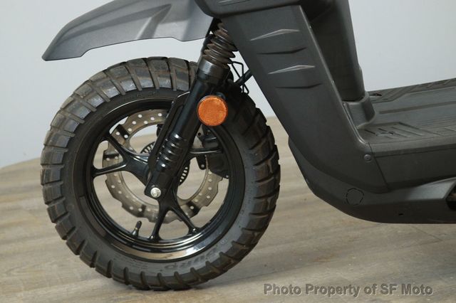 2025 Yamaha Zuma 125 One Owner, 1106 Mi - 22927240 - 12