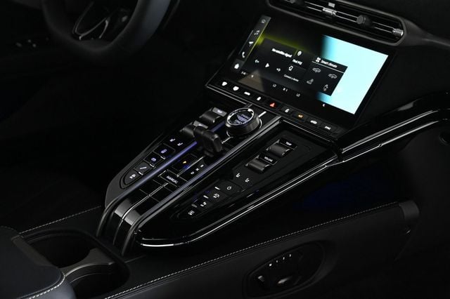 2026 Aston Martin Vantage Coupe - 22917538 - 24