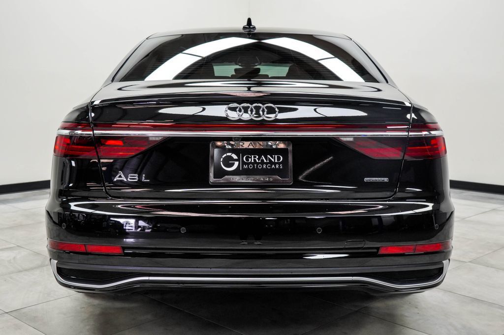 Audi A8 L photo 10