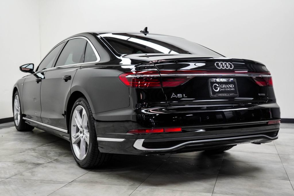 Audi A8 L photo 11