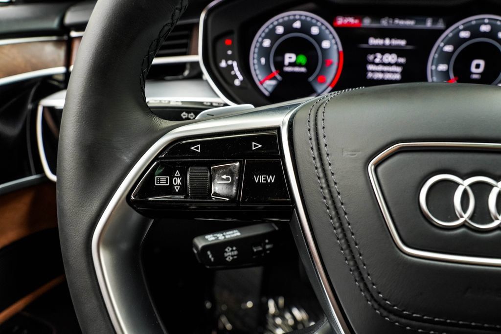 Audi A8 L photo 36