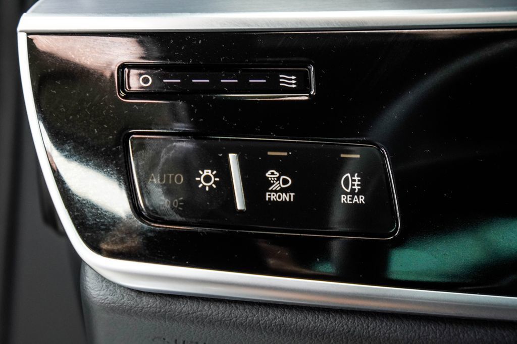 Audi A8 L photo 40