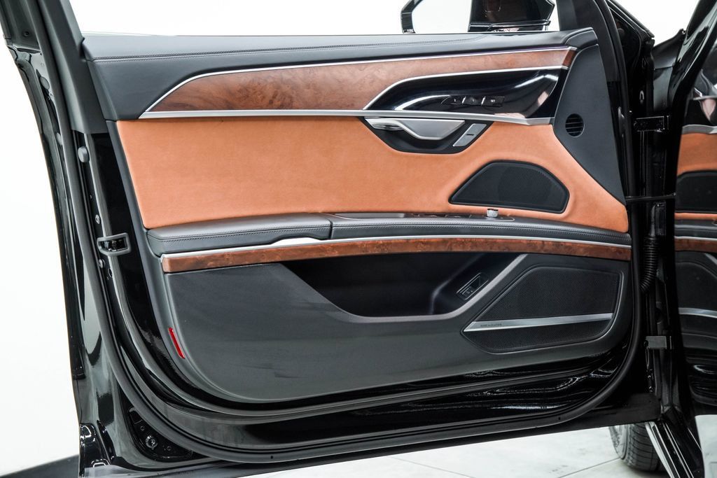 Audi A8 L photo 41