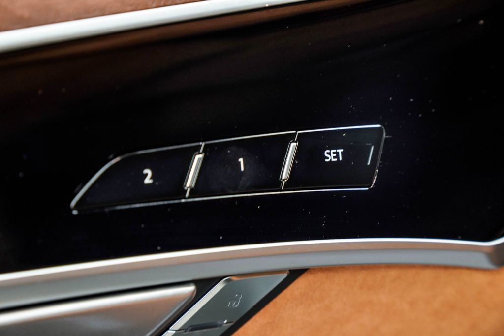 Audi A8 L photo 43
