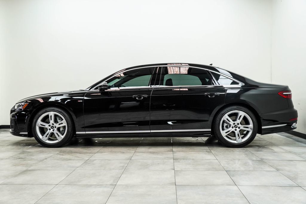 Audi A8 L photo 9