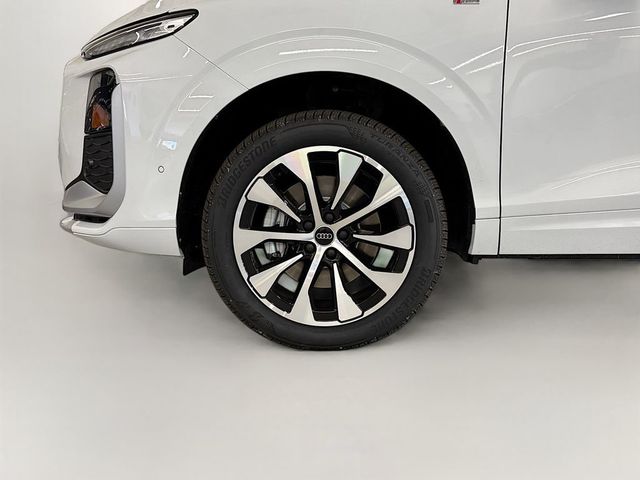 2026 Audi Q3 S line quattro - 23070067 - 22