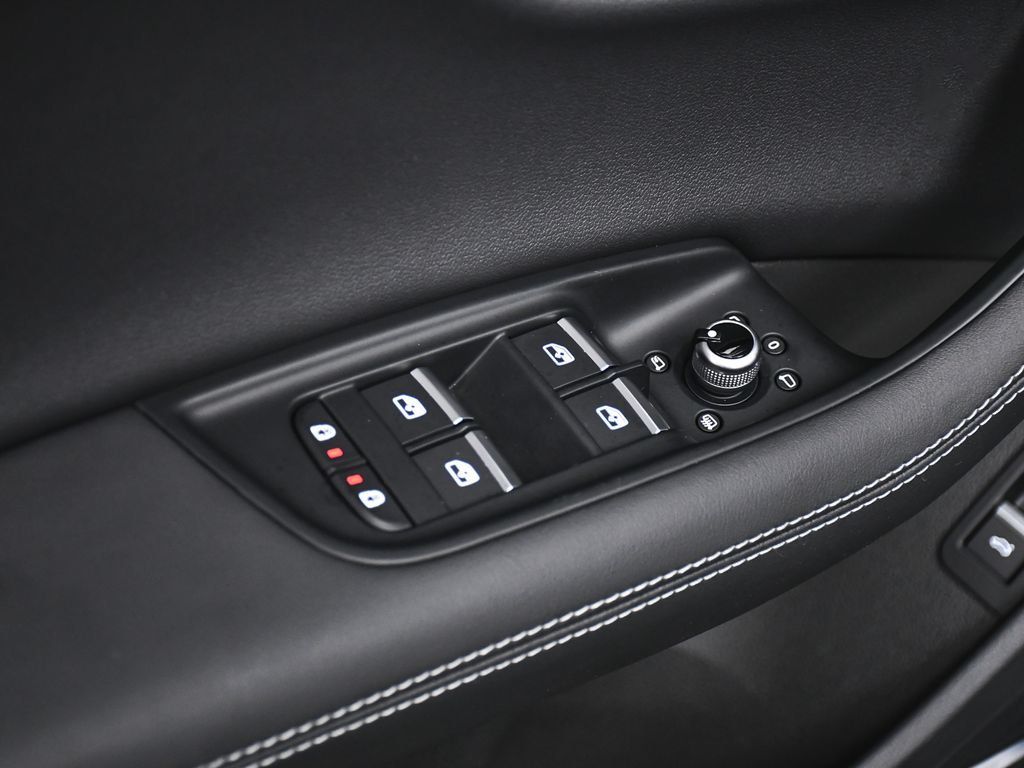Audi Q7 photo 10
