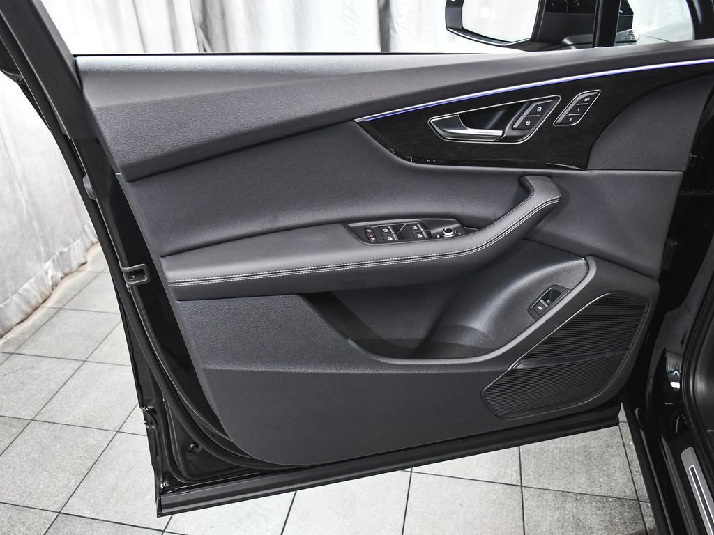 Audi Q7 photo 9