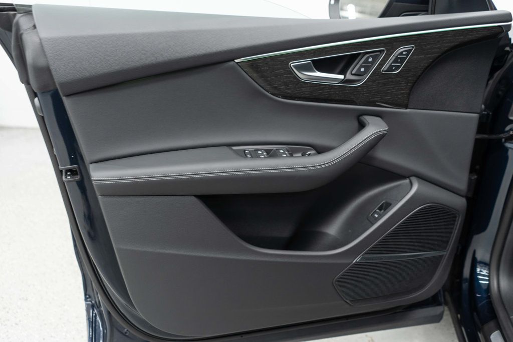 Audi Q8 photo 17