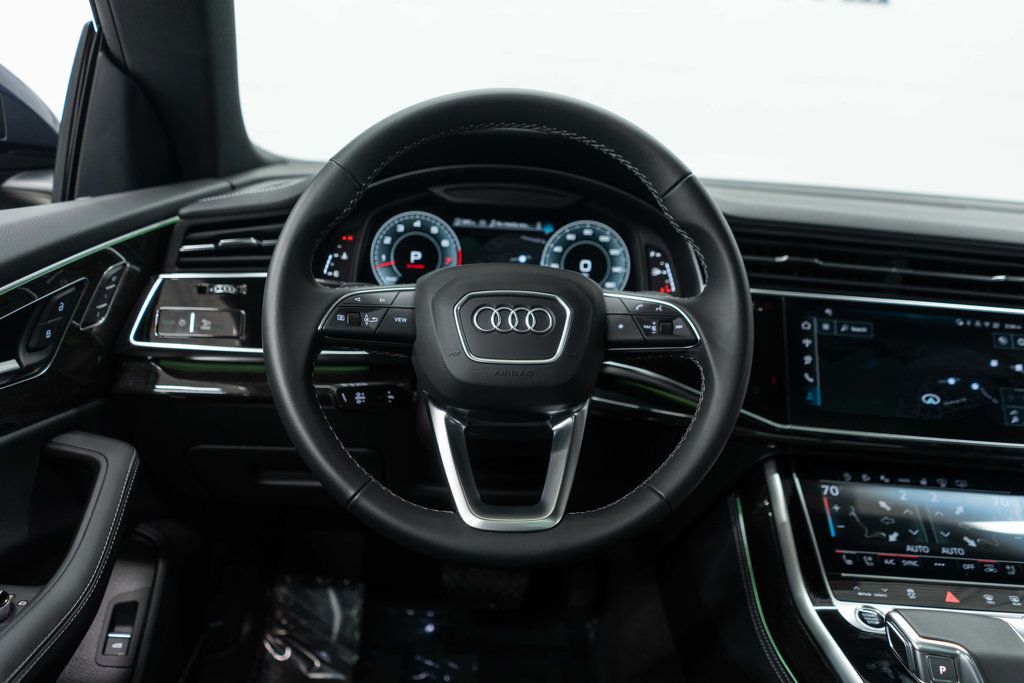 Audi Q8 photo 19