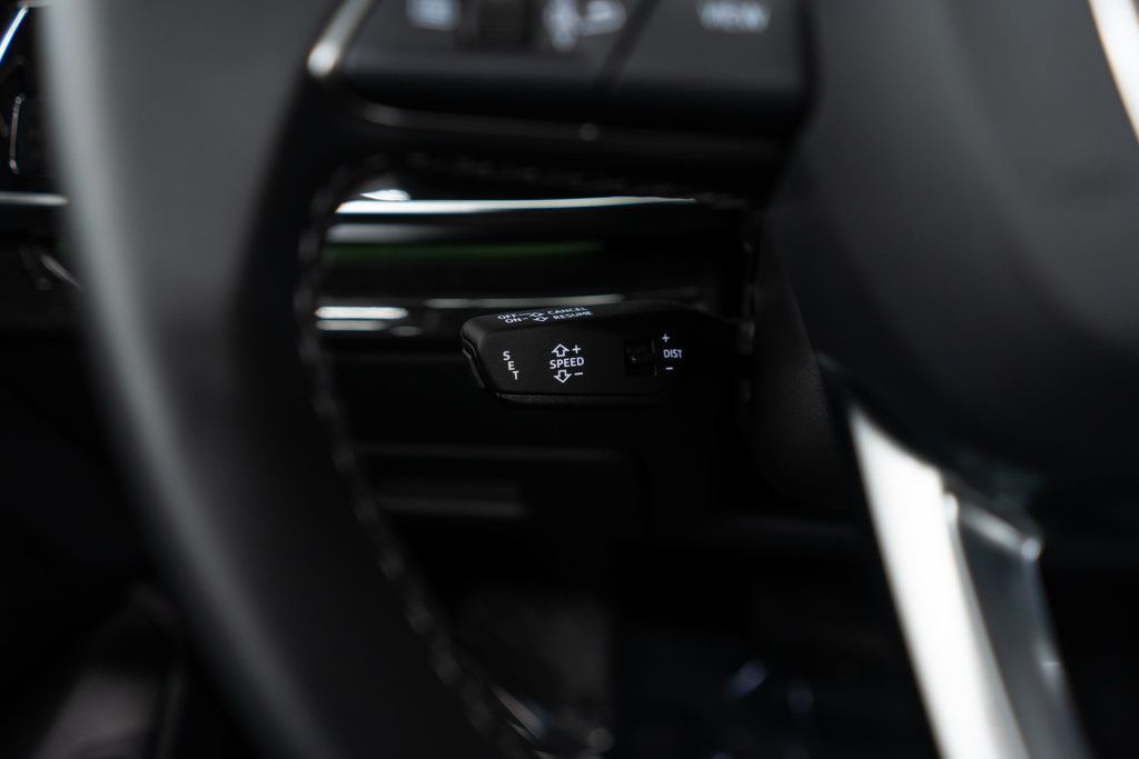 Audi Q8 photo 21