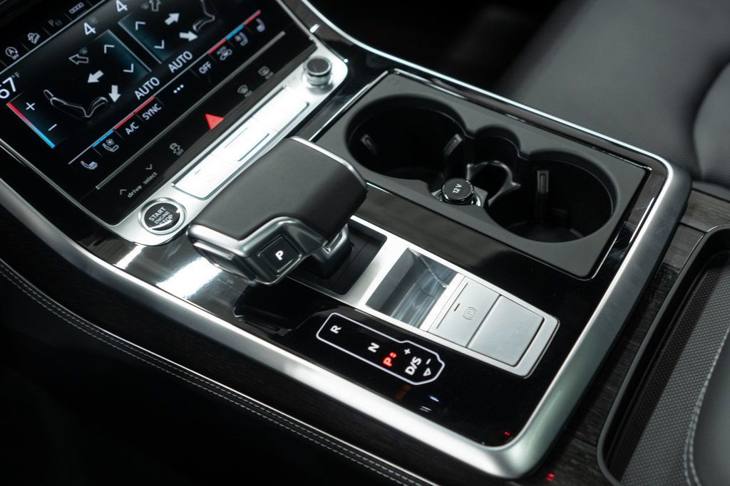 Audi Q8 photo 23