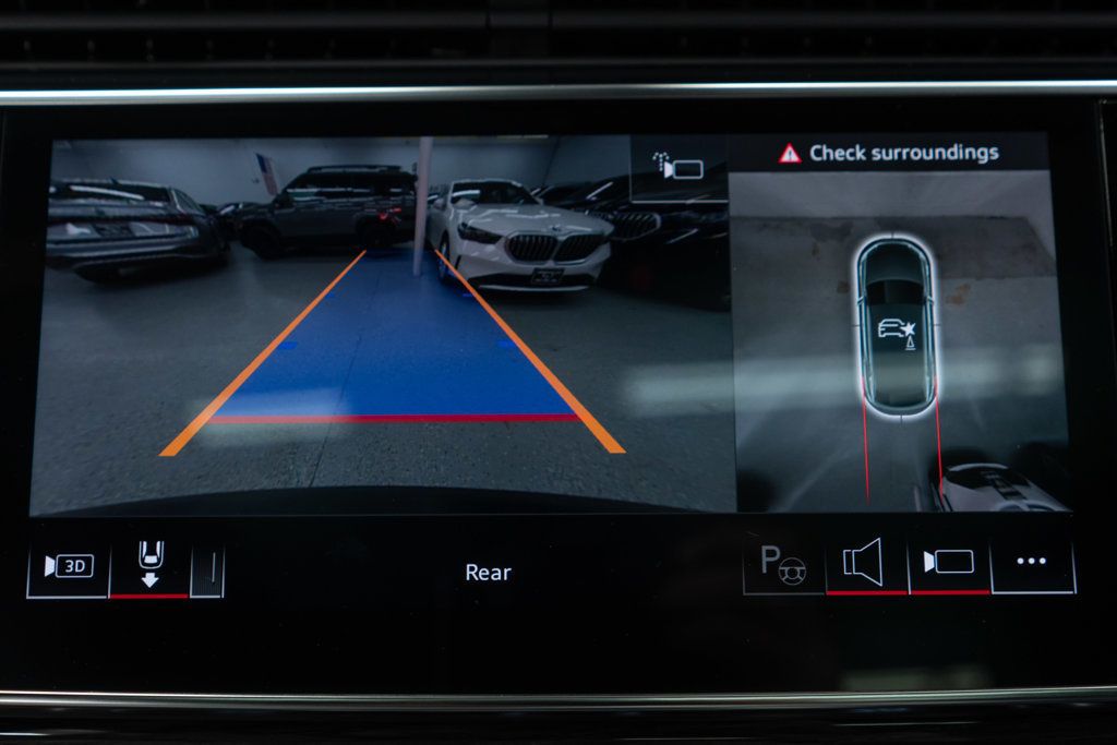 Audi Q8 photo 26