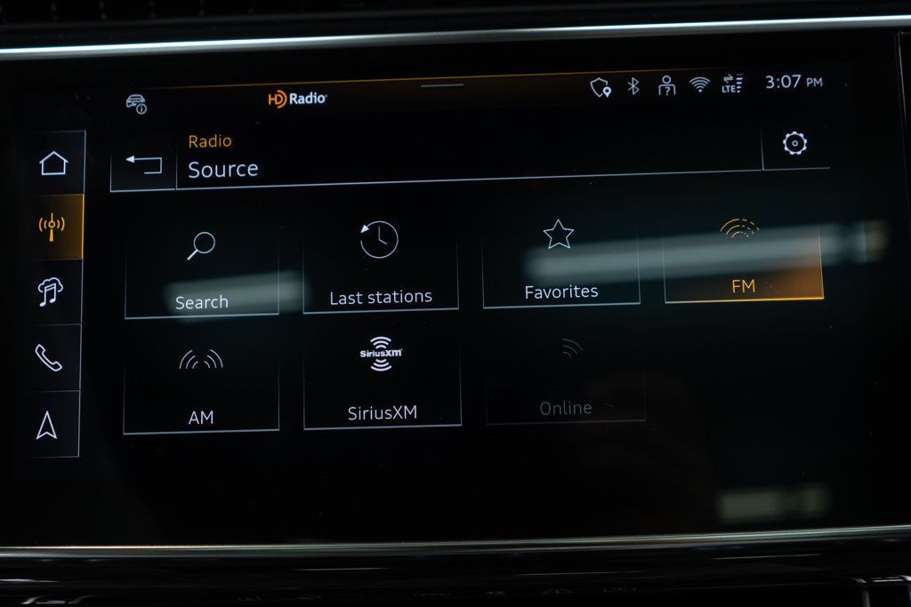 Audi Q8 photo 31