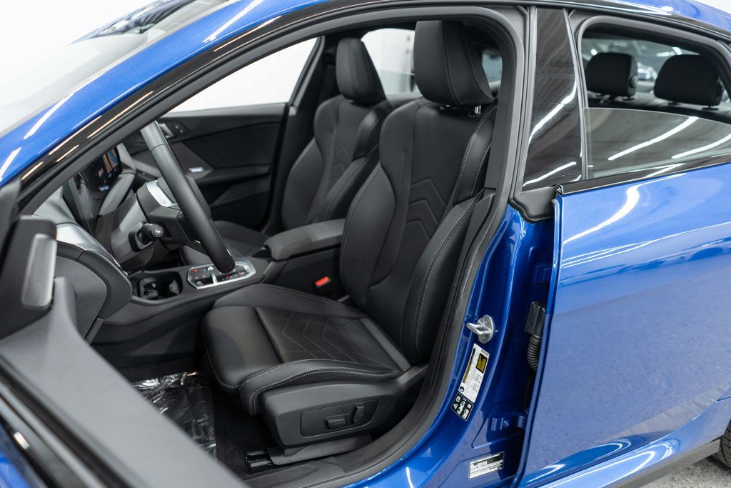 BMW 2 Series photo 10