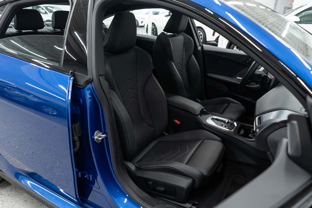 BMW 2 Series photo 11