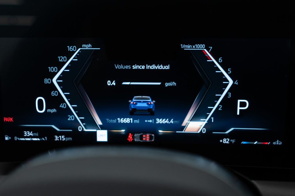BMW 2 Series photo 17
