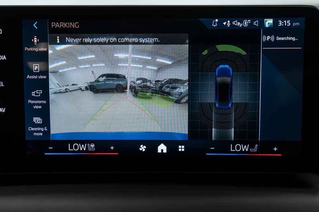 BMW 2 Series photo 19