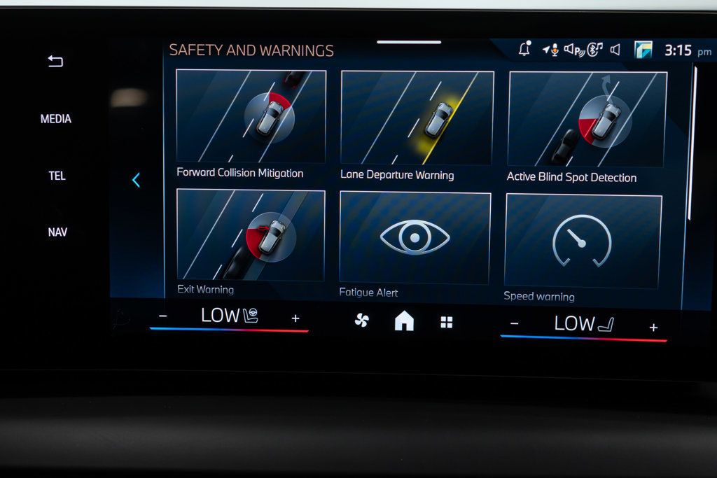 BMW 2 Series photo 22