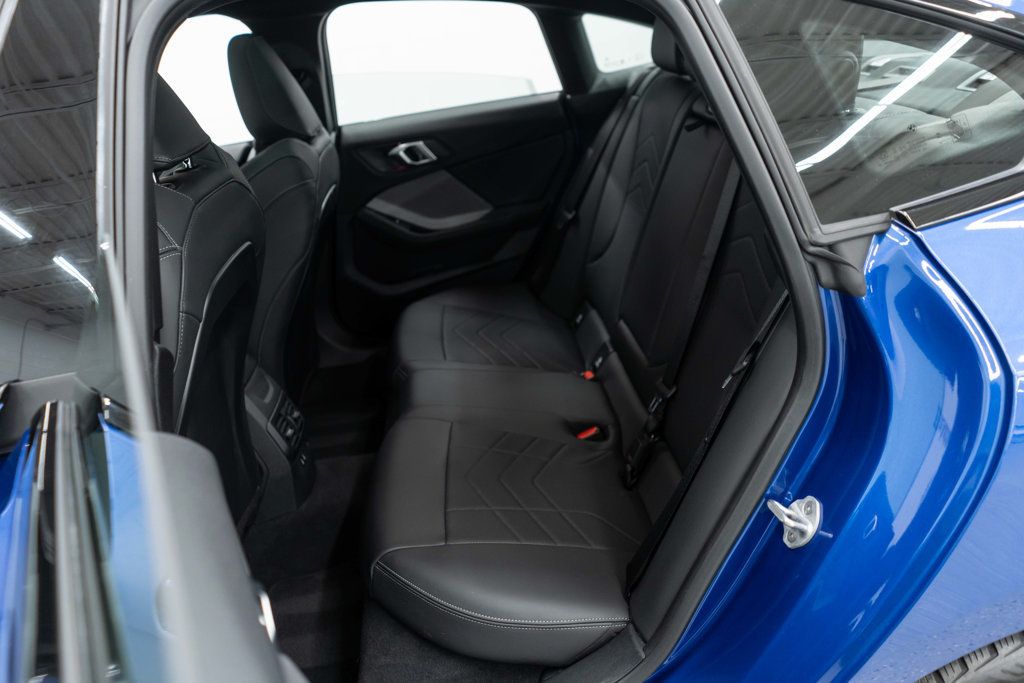 BMW 2 Series photo 28