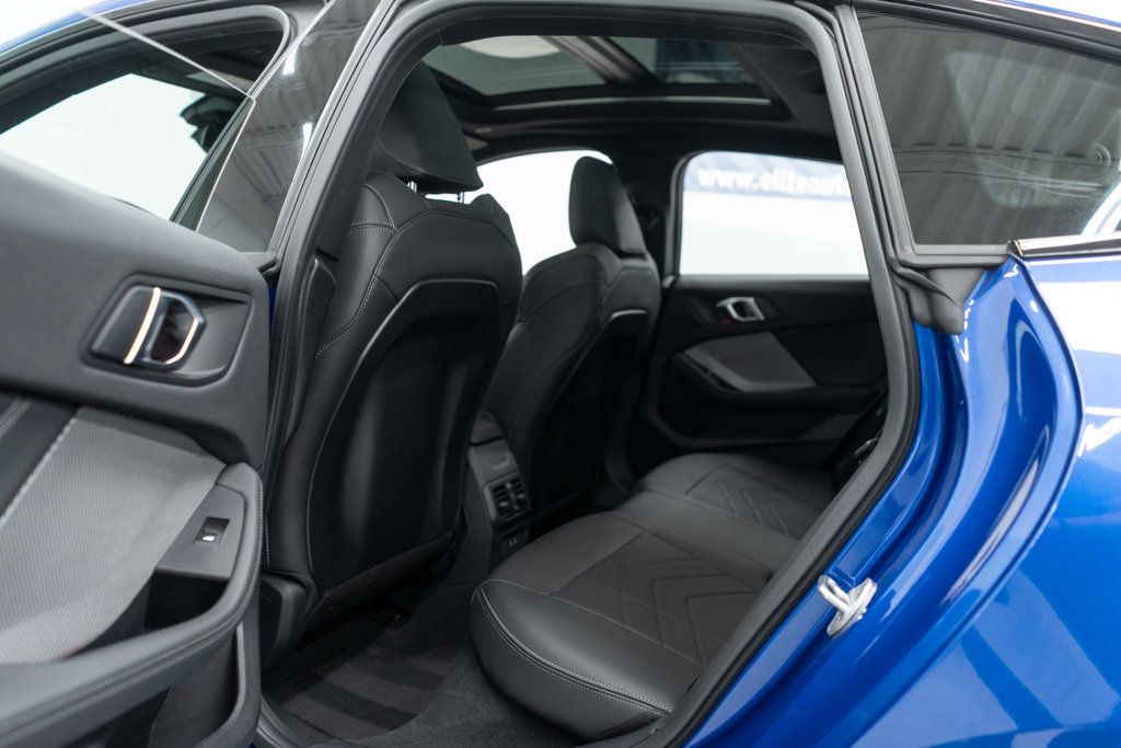 BMW 2 Series photo 29
