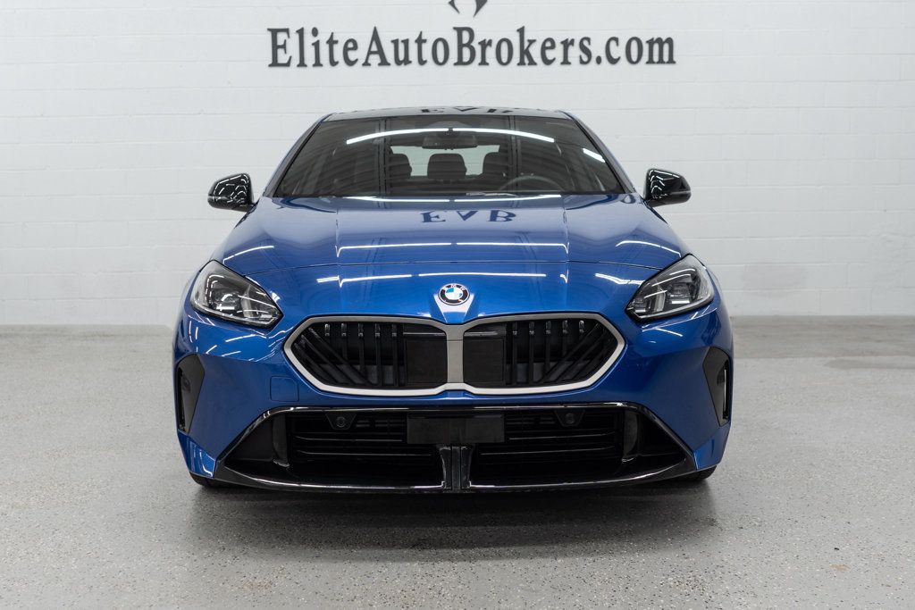 BMW 2 Series photo 3