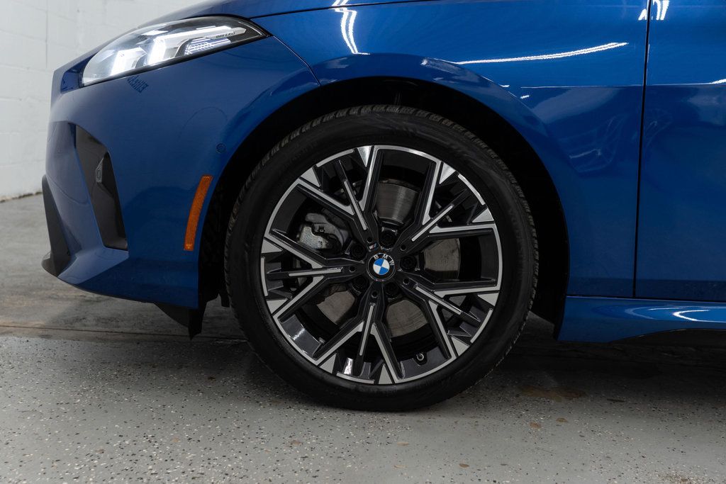 BMW 2 Series photo 31