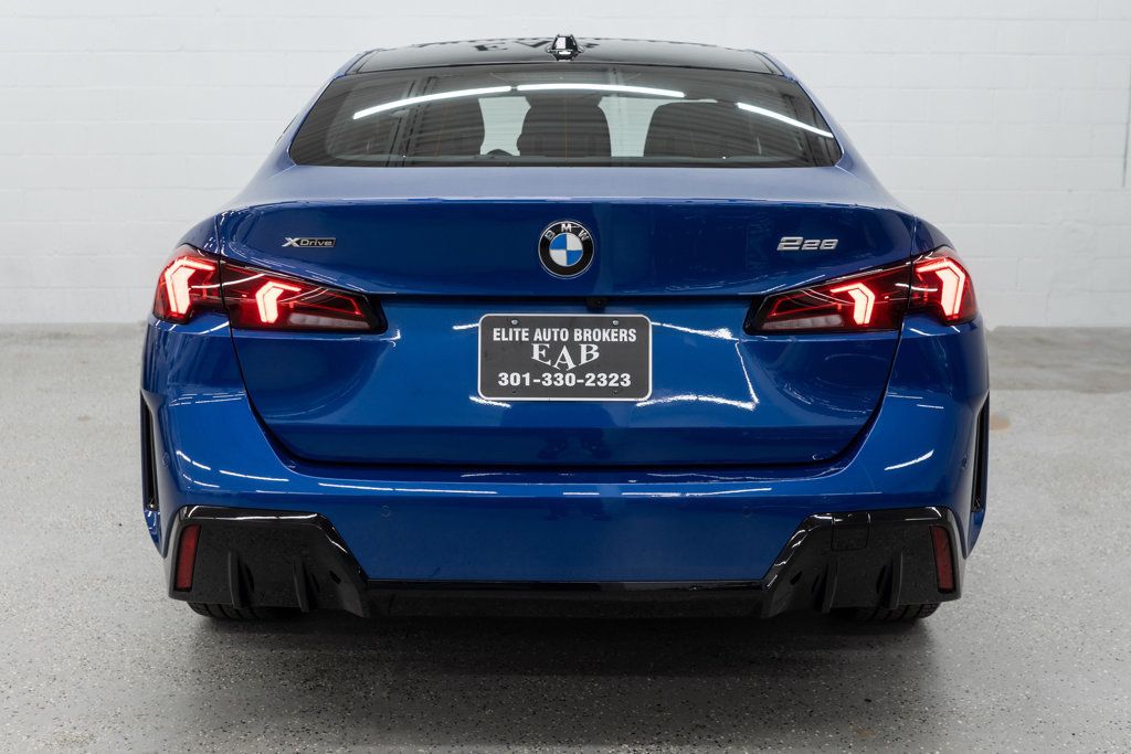 BMW 2 Series photo 4