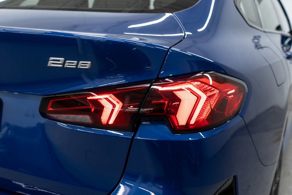 BMW 2 Series photo 43