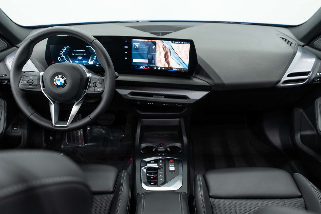 BMW 2 Series photo 9