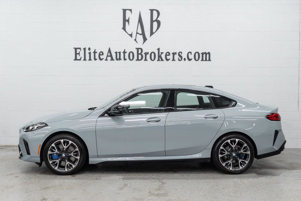 BMW 2 Series photo 2