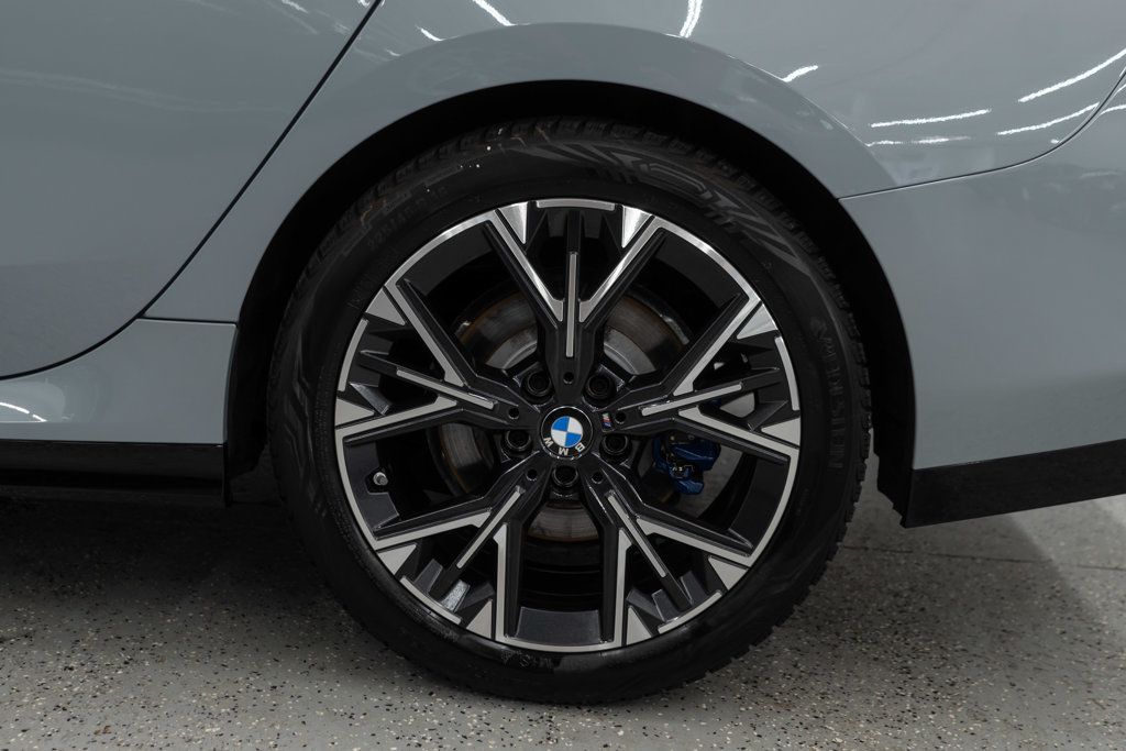 BMW 2 Series photo 34