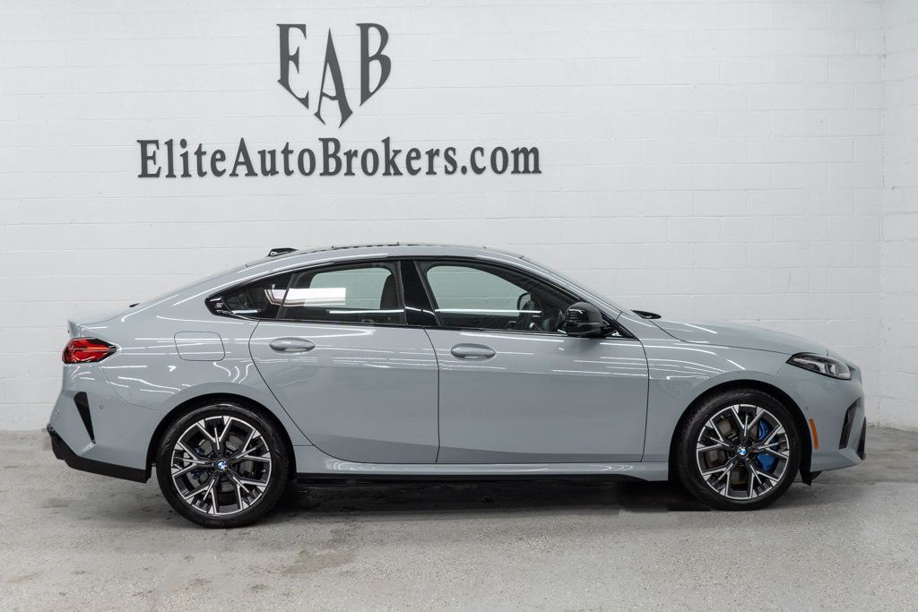 BMW 2 Series photo 5