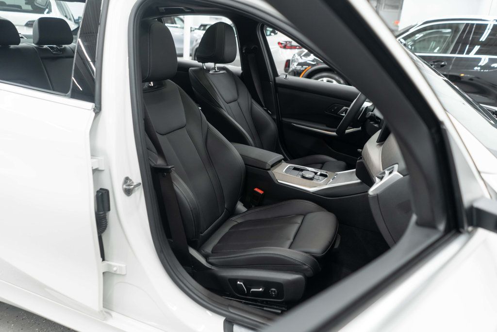 BMW 3 Series photo 10
