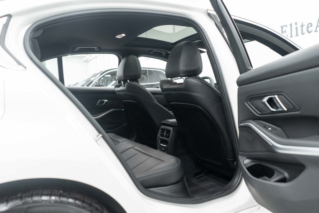 BMW 3 Series photo 13