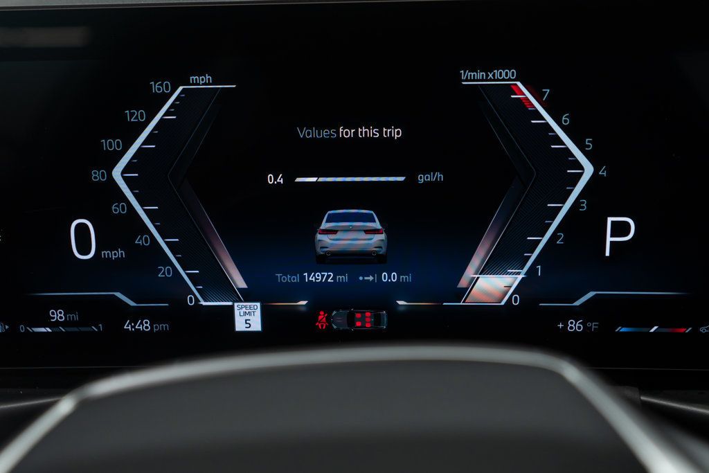 BMW 3 Series photo 18
