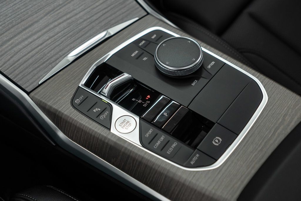 BMW 3 Series photo 19