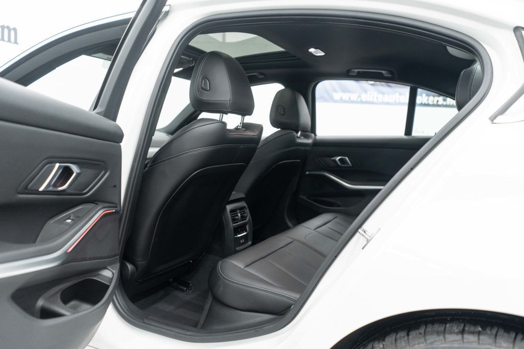 BMW 3 Series photo 32