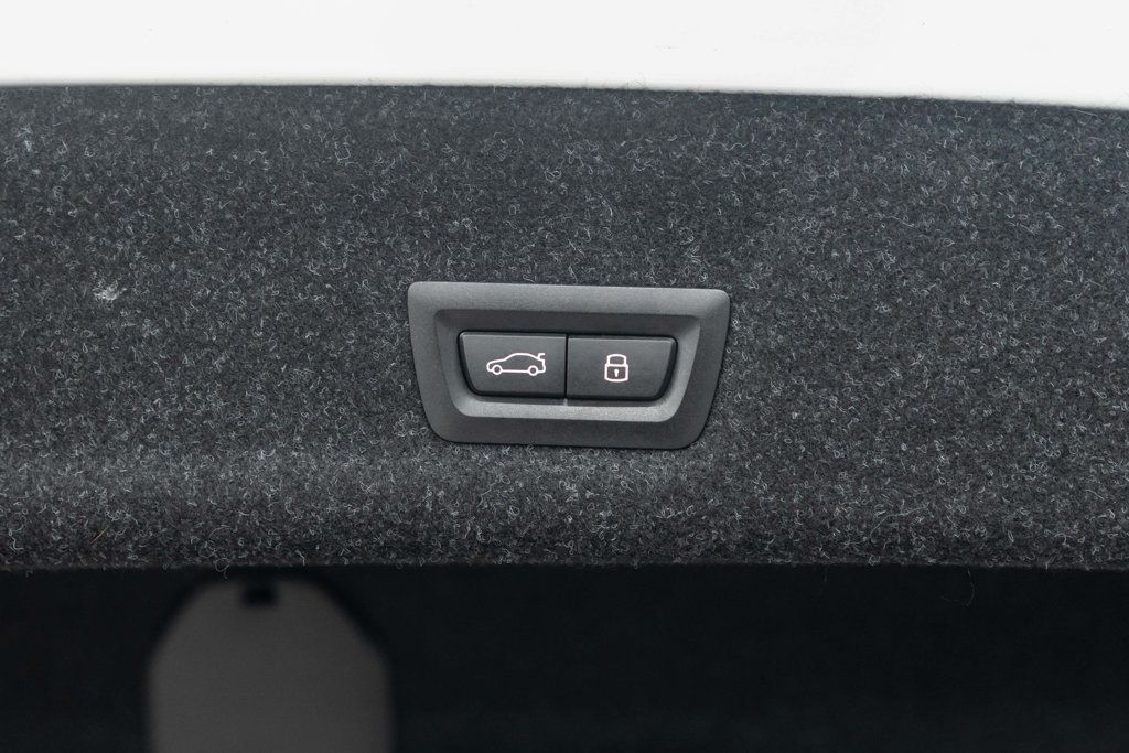 BMW 3 Series photo 34