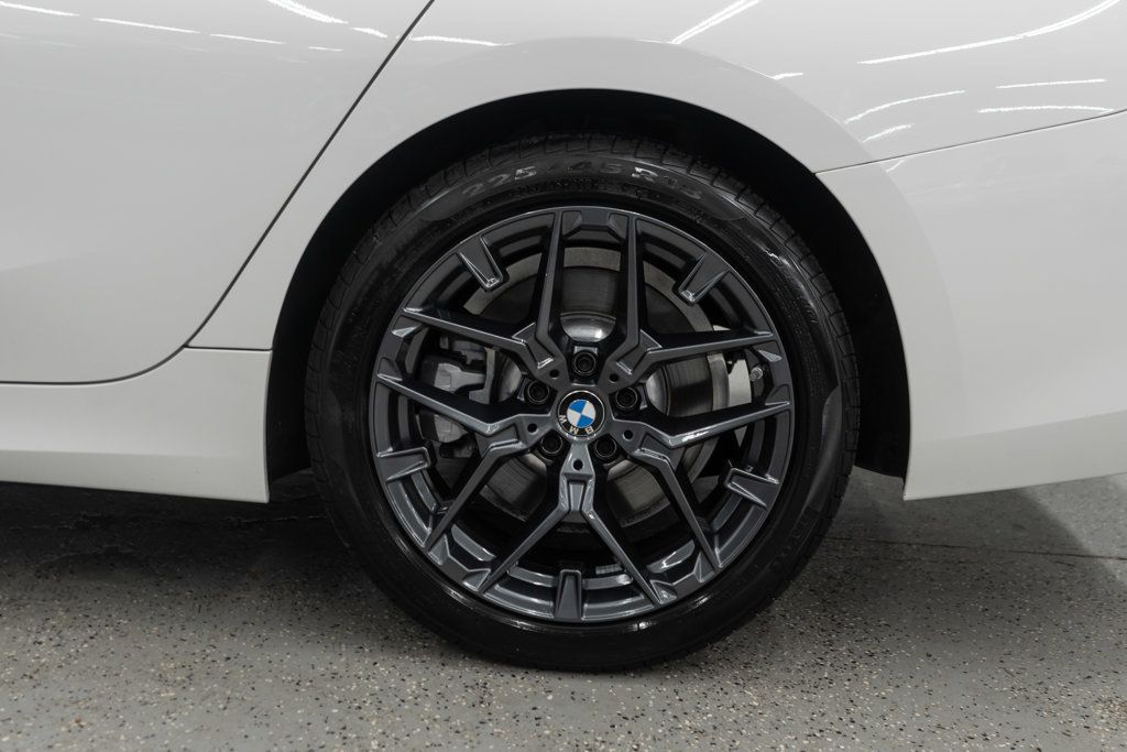 BMW 3 Series photo 36