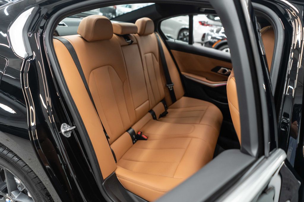 BMW 3 Series photo 11