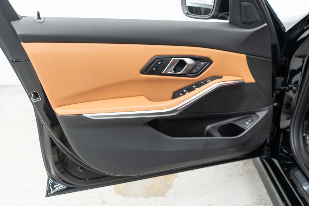 BMW 3 Series photo 15