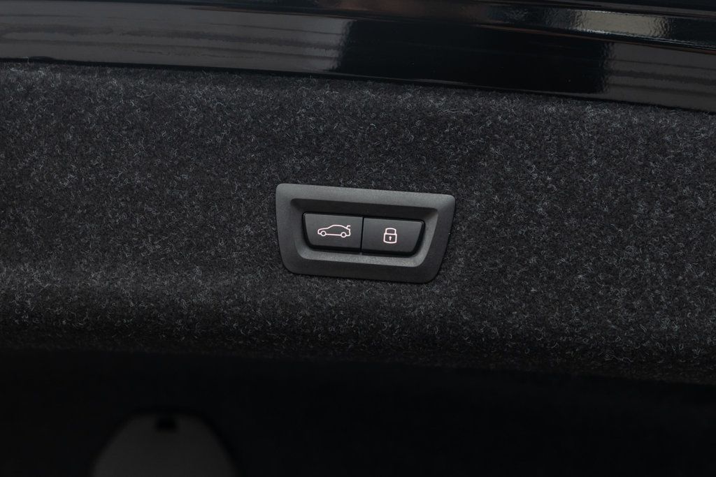 BMW 3 Series photo 33