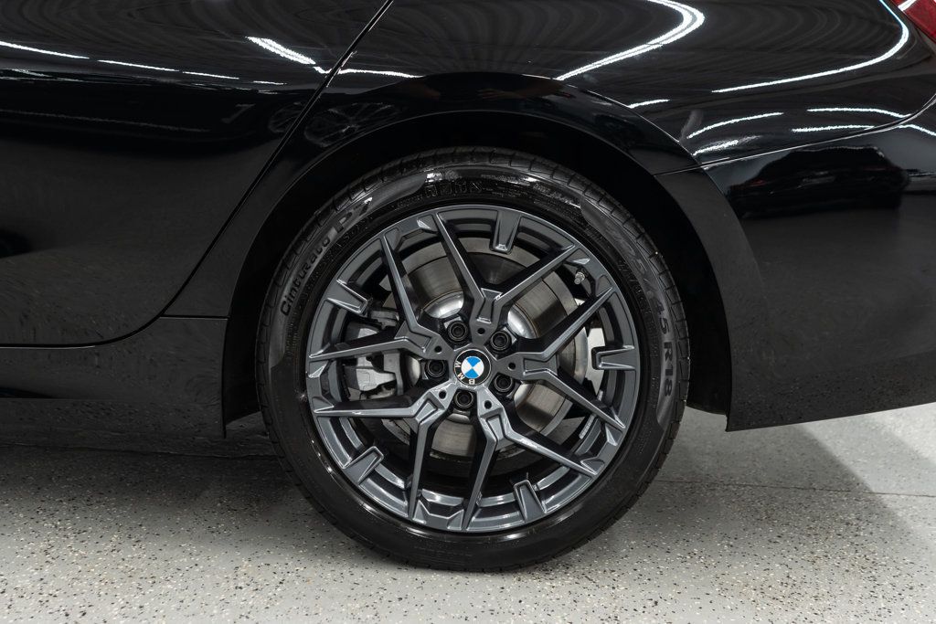 BMW 3 Series photo 35